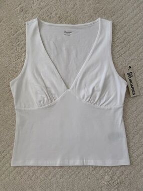 NWT No Boundaries White Deep V-Neck Sleeveless Fitted Tank Top